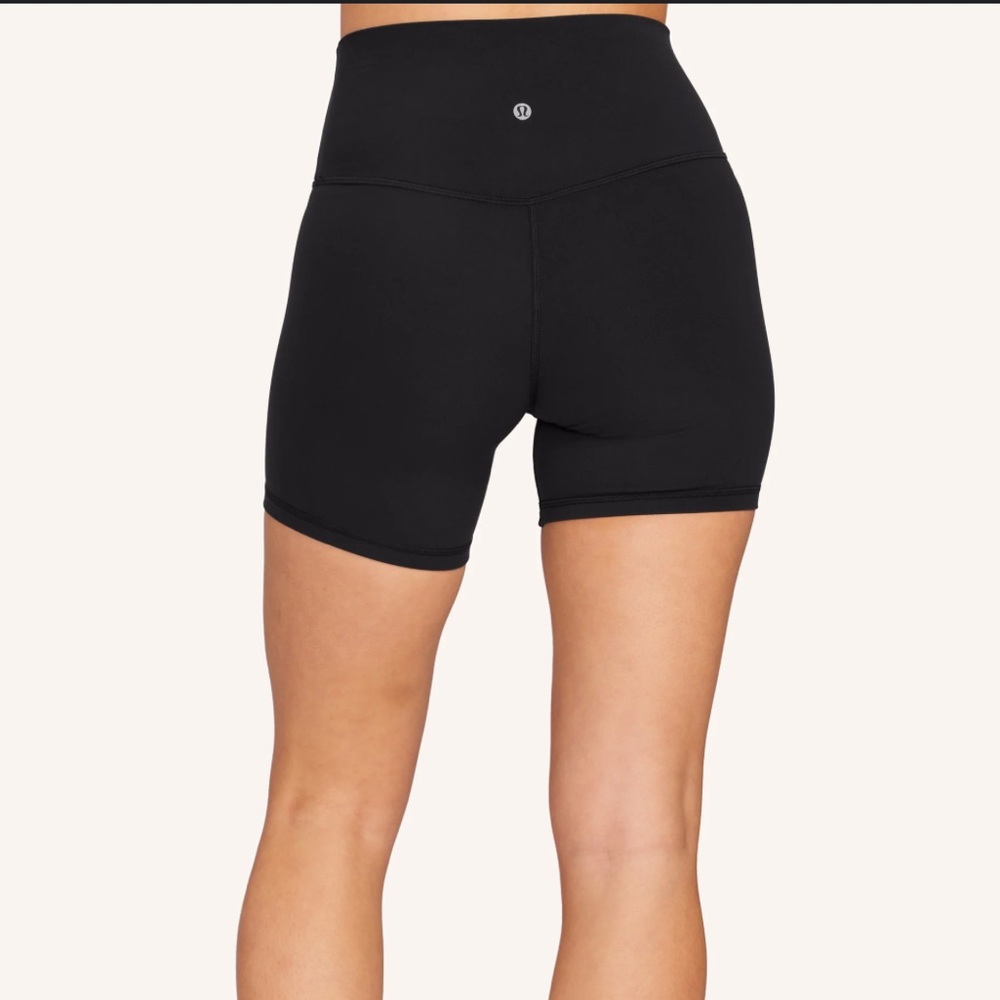 Lululemon Align high rise shorts 6in